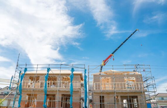 洗練された架設足場の組み立てに携わる人員募集 | 富川工業株式会社は足場工事の鳶職人を千葉で募集中です